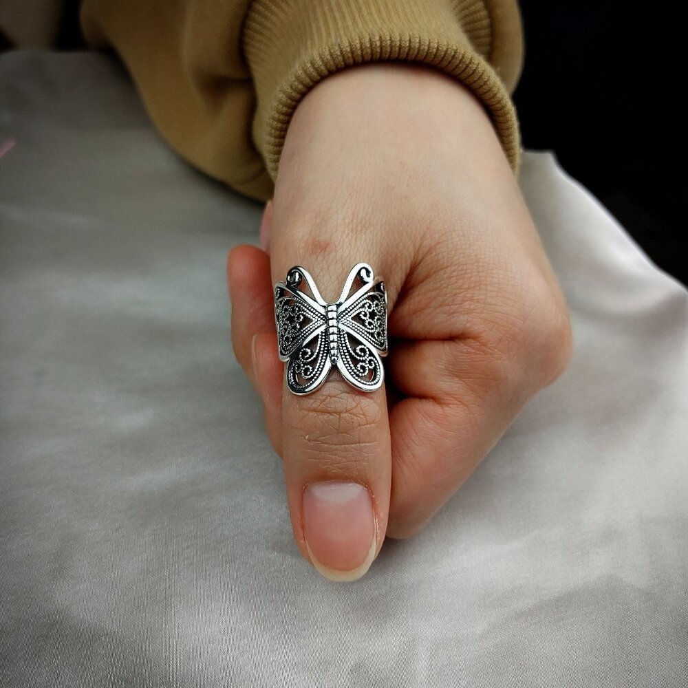 Bold Butterfly Ring